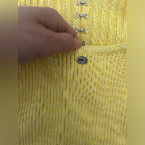 Yellow Guess Halter Top 💛 - Picture 3 of 4
